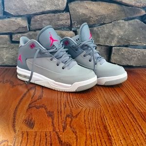 Like new gray and pink Jordan sneakers